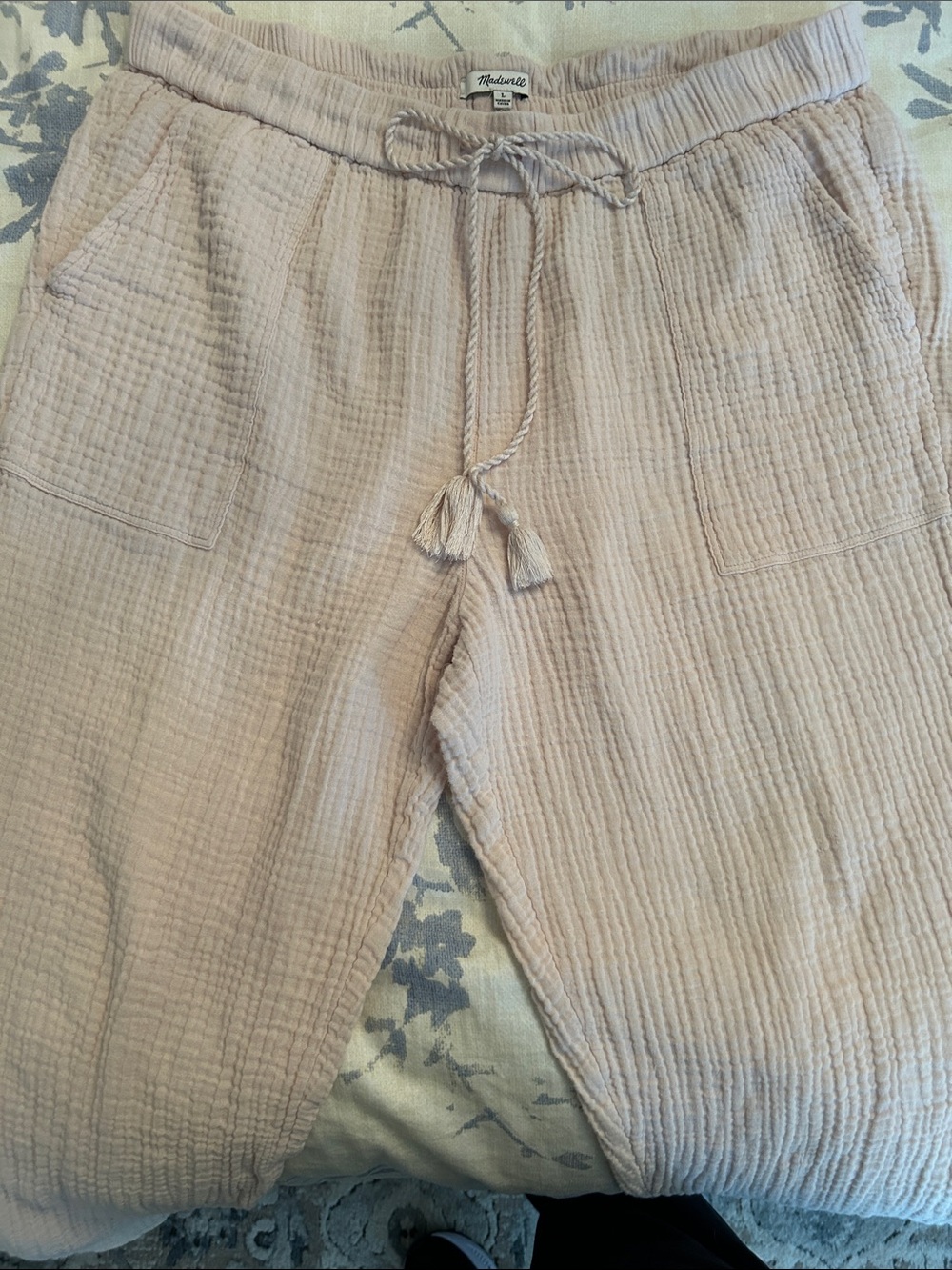 Madewell Women’s Sandstone Gauze Lounge Pants